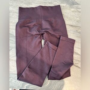 Spanx plum color ribbed leggings ‘look at me now’ model